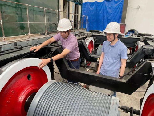 國內首輛新型智能軌道電動貨運小火車正式亮相，工業用軸承代理與銷售迎來新機遇