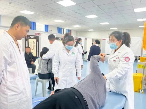 中醫(yī)義診進(jìn)基層 健康服務(wù)暖人心——延安市中醫(yī)醫(yī)院康復(fù)科赴甘泉縣中醫(yī)醫(yī)院開展中醫(yī)養(yǎng)生保健義診活動(dòng)